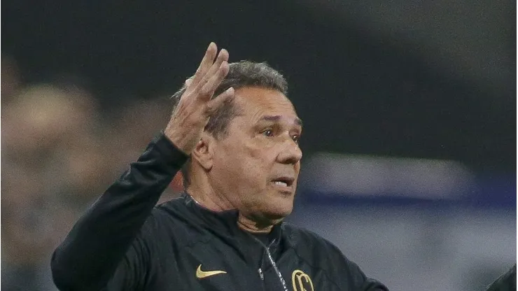 Photo by Miguel Schincariol/Getty Images - Luxemburgo perde jogador no Corinthians