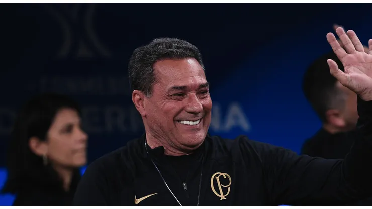 Vanderlei Luxemburgo, técnico do Corinthians, durante partida contra o Universitario na Arena Corinthians pela Copa Sul-Americana 2023. Foto: Ettore Chiereguini/AGIF