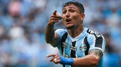Foto: Maxi Franzoi/AGIF - Vian vai sair e um substituto é buscado pelo Grêmio.