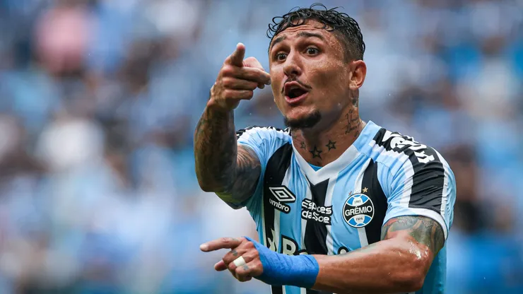 Foto: Maxi Franzoi/AGIF - Vian vai sair e um substituto é buscado pelo Grêmio.