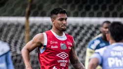 Foto: Raul Baretta/ Santos FC - Marcos durante treinamento
