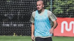 Matheus Belem com a camisa do São Paulo - Foto: Rubens Chiri/São Paulo FC