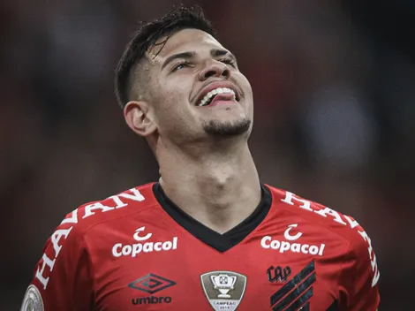 Mattos está no exterior para assinar com reforço 'estilo Guimarães'