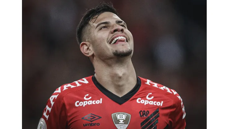 Foto: Matheus Sebenello/AGIF - Bruno Zapelli, do Belgrano-ARG, foi comparado ao estilo de Bruno Guimarães, que marcou época no Athletico