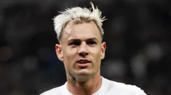 MG - BELO HORIZONTE - 08/07/2023 - BRASILEIRO A 2023, ATLETICO-MG X CORINTHIANS - Roger Guedes jogador do Corinthians comemora seu gol durante partida contra o Atletico-MG no estadio Mineirao pelo campeonato Brasileiro A 2023. Foto: Fernando Moreno/AGIF