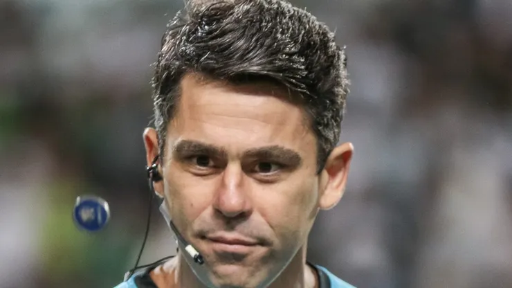 PR - Curitiba - 14/03/2023 - COPA DO BRASIL 2023, CORITIBA X CRICIUMA - O arbitro Flavio Rodrigues de Souza durante partida entre Coritiba e Criciuma no estadio Couto Pereira pelo campeonato Copa do Brasil 2023. Foto: Robson Mafra/AGIF