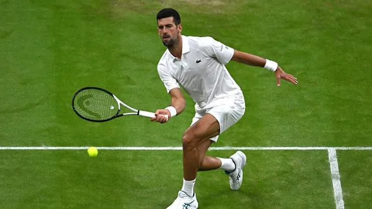 Djokovic encara Rublev na manhã desta terça-feira (11)