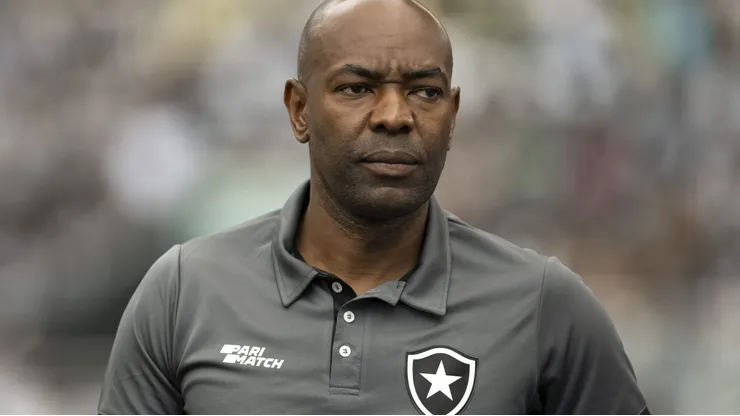 Jorge Rodrigues/AGIF - Cláudio Caçapa, treinador.