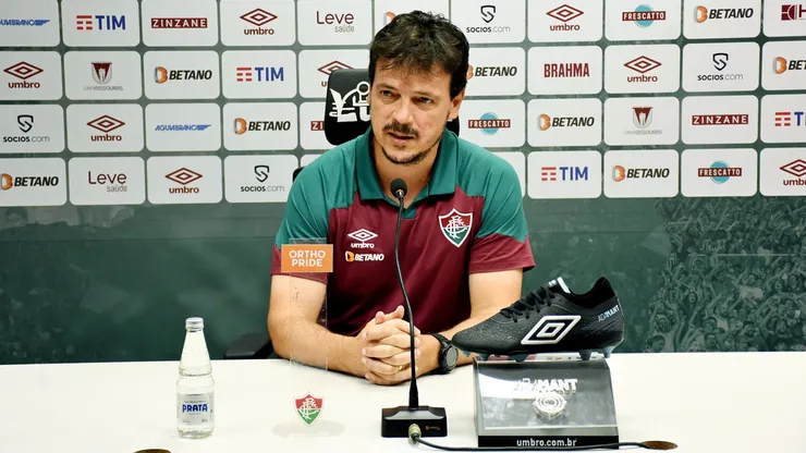 FOTO: MAILSON SANTANA/FLUMINENSE FC/DIVULGAÇÃO - Diniz: técnico do Fluminense mandou recado em coletiva