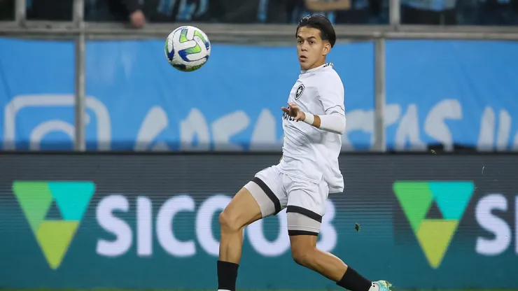 RS - PORTO ALEGRE - 09/07/2023 - BRASILEIRO A 2023, GREMIO X BOTAFOGO - Matias Segovia jogador do Botafogo durante partida contra o Gremio no estadio Arena do Gremio pelo campeonato Brasileiro A 2023. Foto: Pedro H. Tesch/AGIF