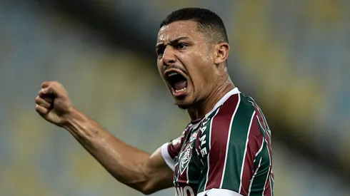 Foto: Thiago Ribeiro/AGIF - Andre, jogador do Fluminense, durante partida contra o Vasco no estadio Maracana pelo campeonato BRASILEIRO A 2023.