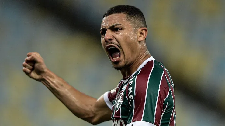 Foto: Thiago Ribeiro/AGIF - Andre, jogador do Fluminense, durante partida contra o Vasco no estadio Maracana pelo campeonato BRASILEIRO A 2023.