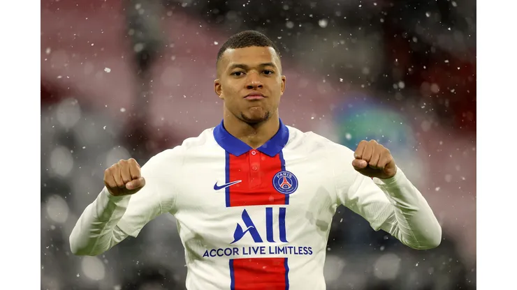 Alexander Hassenstein/Getty Images. Real Madrid dá um passo atrás por Mbappé