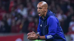 Pepa, técnico do Cruzeiro, durante partida contra o Internacional no Beira-Rio pelo Brasileirão 2023. Foto: Maxi Franzoi/AGIF