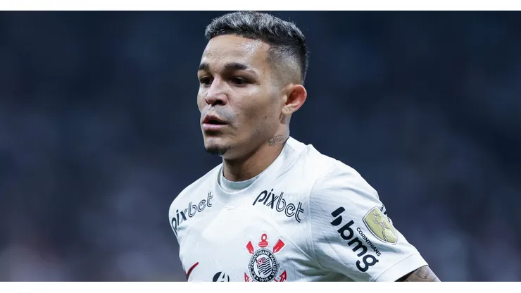 Foto: Marcello Zambrana/AGIF - Adson vem aparecendo no time titular de Luxemburgo