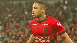 Vitor Roque, jogador do Athletico-PR, durante partida contra o Alianza Lima na Arena da Baixada pela Libertadores 2023. Foto: Gabriel Machado/AGIF