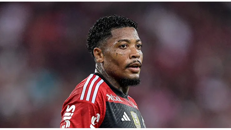 Marinho, ex-jogador do Flamengo, durante partida contra o Maringa no Maracanã pela Copa do Brasil 2023. Foto: Thiago Ribeiro/AGIF