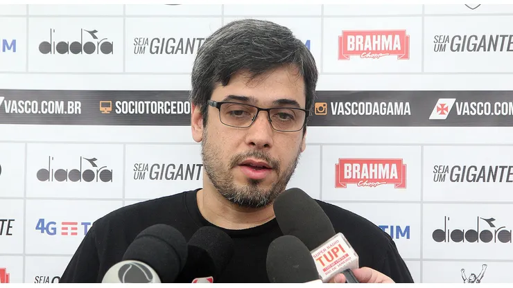 Euriquinho, candidato a presidencia do Vasco, prestando coletiva em São Januário. Foto: Reprodução Site Oficial Vasco/Paulo Fernandes