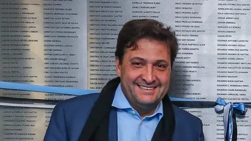 RS - FUTEBOL/ GREMIO 2023 - ESPORTES - Presidente do Gremio Alberto Guerra inaugura, junto aos socios, placas em homenagem aos sócios adimplentes durante o período da pandemia. FOTO: LUCAS UEBEL/GREMIO FBPA