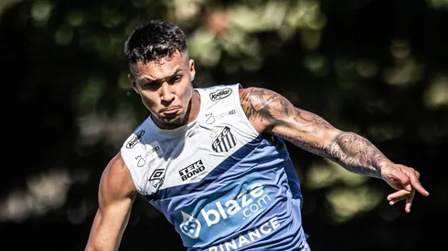 Foto: Raul Baretta/ Santos FC - Marcos Leonardo durante treinamento