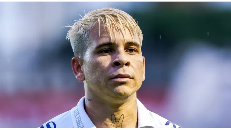 Soteldo, jogador do Santos, durante partida contra o Ferroviaria no Caninde pelo Paulistão 2023. Foto: Marcello Zambrana/AGIF