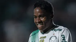 Endrick, jogador do Palmeiras, comemora seu gol durante partida contra o Goiás na Serrinha pelo Brasileirão 2023. Foto: Heber Gomes/AGIF