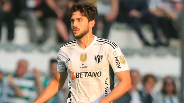 Luiz Erbes/AGIF - Rabello, zagueiro, desperta interesse europeu.