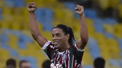 Rio de Janeiro - RJ - 01/08/15 - BRASILEIRO B 2015, FLUMINENSE X GREMIO - Ronaldinho Gaucho do Fluminense comemora ao final da partida contra o Gremio no estadio Maracana pelo Campeonato Brasileiro A 2015. Foto: Fernando Soutello/AGIF