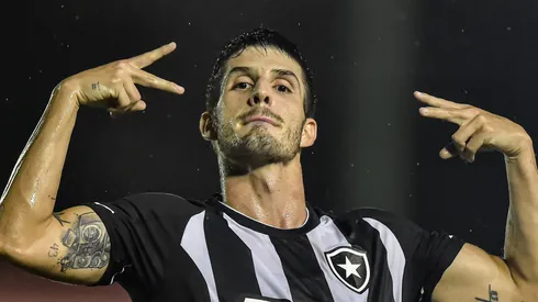 RJ - Rio de Janeiro - 11/02/2023 - CARIOCA 2023, BOTAFOGO X BANGU - Lucas Piazon jogador do Botafogo comemora seu gol durante partida contra o Bangu no estadio Luso Brasileiro pelo campeonato Carioca 2023. Foto: Thiago Ribeiro/AGIF