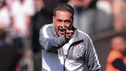 Foto: Ettore Chiereguini/AGIF - Situação de Luxa está cada vez pior no Corinthians.