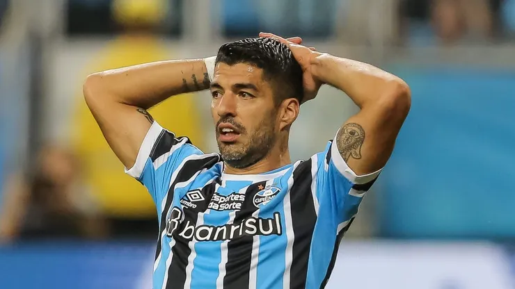 Foto: Pedro H. Tesch/AGIF - Grêmio fica "desesperado" após Suárez estudar tratamento longe.