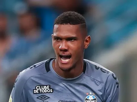 R$ 21 milhões: Grêmio toma decisão sobre futuro de Adriel
