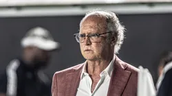 sp - santos - 08/02/2023 - paulista 2023, santos x sÃo bento - paulo roberto falcão, coordenador de futebol do santos durante partida contra o são bento no estádio vila belmiro pelo campeonato paulista 2023. foto: abner dourado