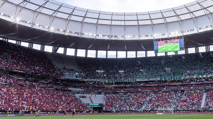 Mané Garrincha: capacidade para mais de 72 mil espectadores em Brasília (Foto: Ettore Chiereguini/AGIF)