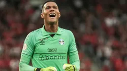Adriel pode sair do Grêmio nesta janela