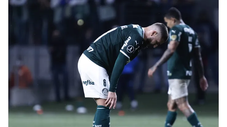 Zé Rafael, do Palmeiras, lamenta gol sofrido durante partida contra o Athletico-PR no Allianz Parque pela Copa Libertadores 2022. Foto: Ettore Chiereguini/AGIF