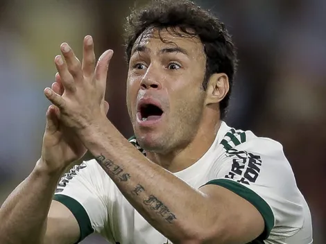 Kléber Gladiador 'apronta ao vivo' e se coloca no mesmo nível de craque do Atlético