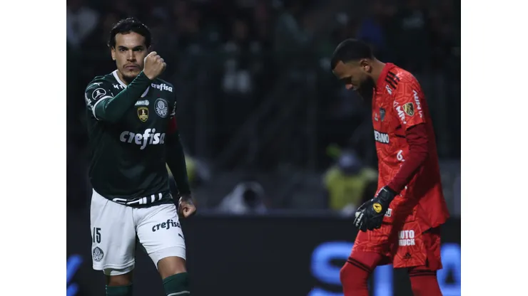 SP - Sao Paulo - 10/08/2022 - LIBERTADORES 2022, PALMEIRAS X ATLETICO-MG - Gustavo Gomez jogador do Palmeiras comemora gol marcado de penalti em decisao durante partida contra o Atletico-MG no estadio Arena Allianz Parque pelo campeonato Copa Libertadores 2022. Foto: Ettore Chiereguini/AGIF