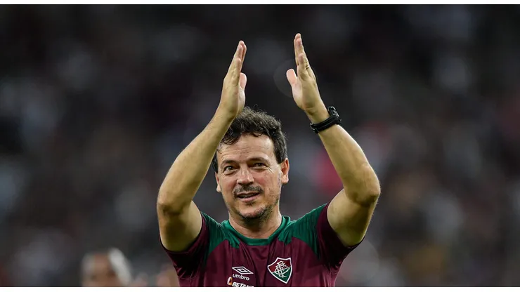 Fernando Diniz, técnico do Fluminense, comemoram vitória ao final da partida contra o River Plate no Maracanã pela Libertadores 2023. Foto: Thiago Ribeiro/AGIF