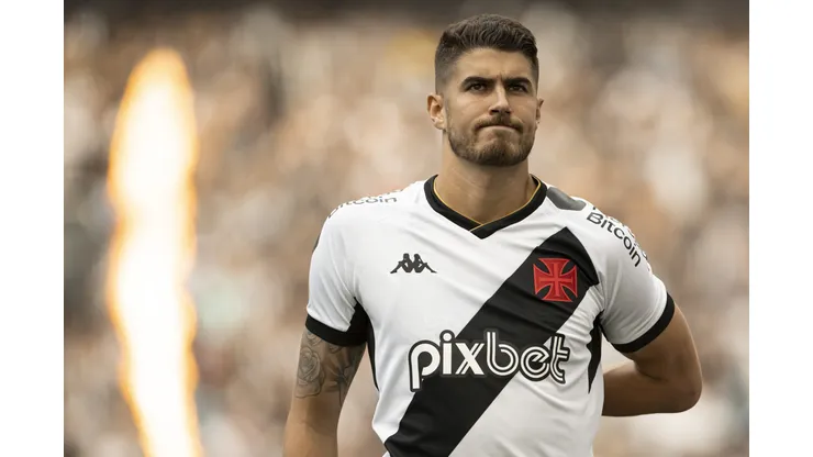 RJ - RIO DE JANEIRO - 02/07/2023 - BRASILEIRO A 2023, BOTAFOGO X VASCO - Pedro Raul jogador do Vasco durante partida contra o Botafogo no estadio Engenhao pelo campeonato Brasileiro A 2023. Foto: Jorge Rodrigues/AGIF