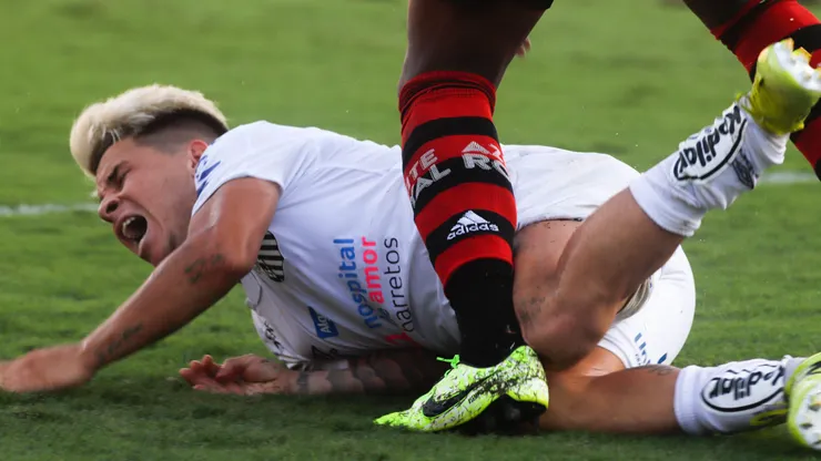 Foto: Fernanda Luz/AGIF - Soteldo vive momento complicado no Santos.