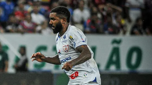 Foto: Kely Pereira/AGIF - Evandro, enquanto jogador do Aguia de Maraba, durante partida no estadio Arena Castelao pelo campeonato Copa do Brasil 2023.