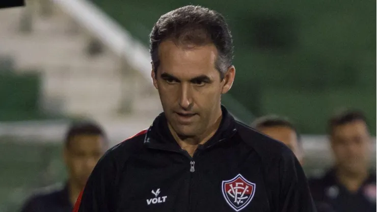 SP - CAMPINAS - 25/06/2023 - BRASILEIRO B 2023, GUARANI X VITORIA - Leo Conde tecnico do Vitoria durante partida contra o Guarani no estadio Brinco de Ouro pelo campeonato BRASILEIRO B 2023. Foto: Roberto Gardinalli/AGIF