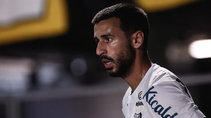 Camacho é alvo de críticas de torcedores do Santos nas redes sociais há bastante tempo