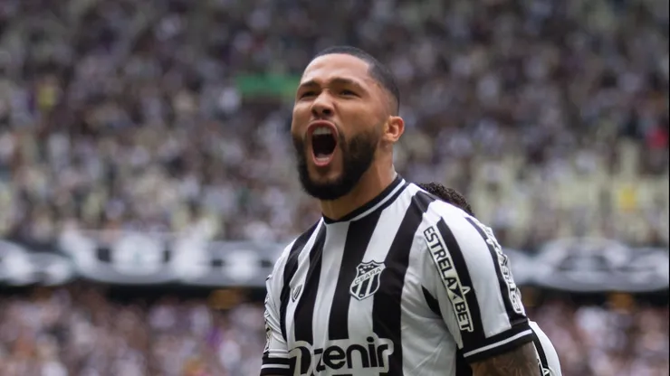 CE - FORTALEZA - 18/03/2023 - CEARENSE 2023, CEARA X IGUATU - Vitor Gabriel jogador do Ceara comemora seu gol durante partida contra o Iguatu no estadio Arena Castelao pelo campeonato Cearense 2023.