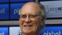 SP - Santos - 16/12/2022 - SANTOS F.C., APRESENTACAO ODAIR HELLMANN - O dirigente Falcao fala aos jornalistas durante apresentacao oficial de Odair Hellmann como tecnico do Santos em coletiva de imprensa realizada no Vila Belmiro. Foto: Fernanda Luz/AGIF