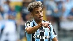 Foto: Pedro H. Tesch/AGIF - Torcida quer um novo companheiro para Bitello no Grêmio.