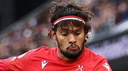 LONDON, ENGLAND - FEBRUARY 11: Gustavo Scarpa of Nottingham Forest battles for possession with Kenny Tete of Fulham during the Premier League match between Fulham FC and Nottingham Forest at Craven Cottage on February 11, 2023 in London, England. (Photo by Richard Heathcote/Getty Images)
