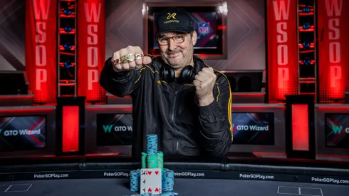 Phil Hellmuth é o recordista de braceletes na WSOP (Foto: Divulgação/WSOP)
