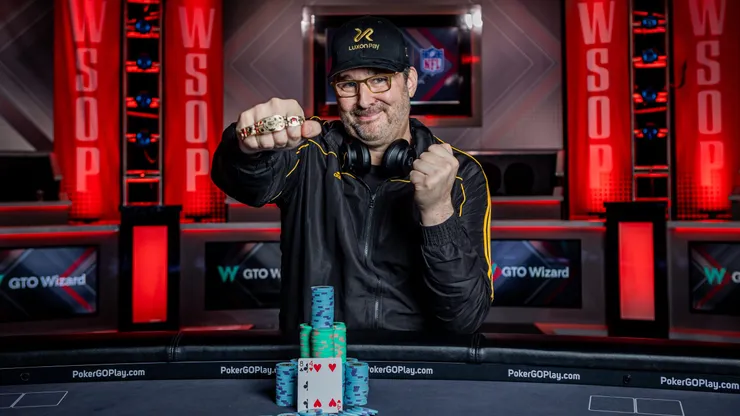 Phil Hellmuth é o recordista de braceletes na WSOP (Foto: Divulgação/WSOP)